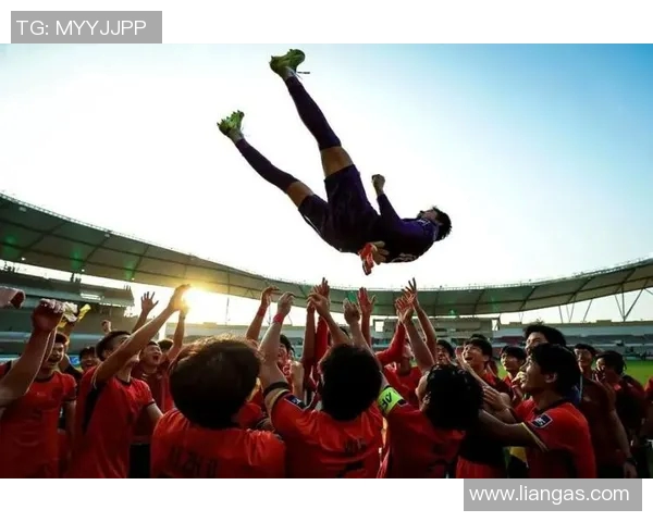 足球明星是否已经踏上中国的土地引发了球迷的热烈讨论与期待